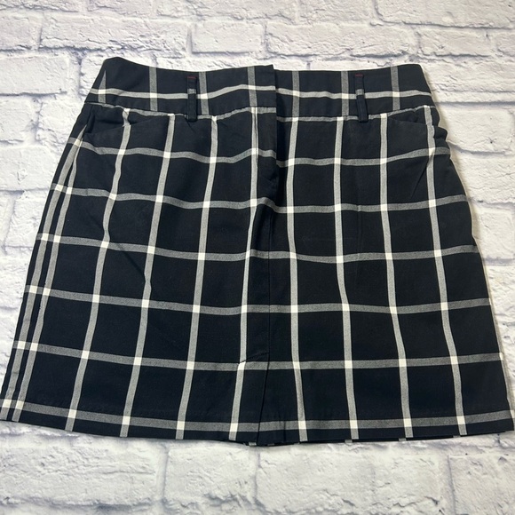 Tommy Hilfiger Black and White Plaid Mini Skirt. Preppy. Academia. Size 12. - Picture 1 of 9